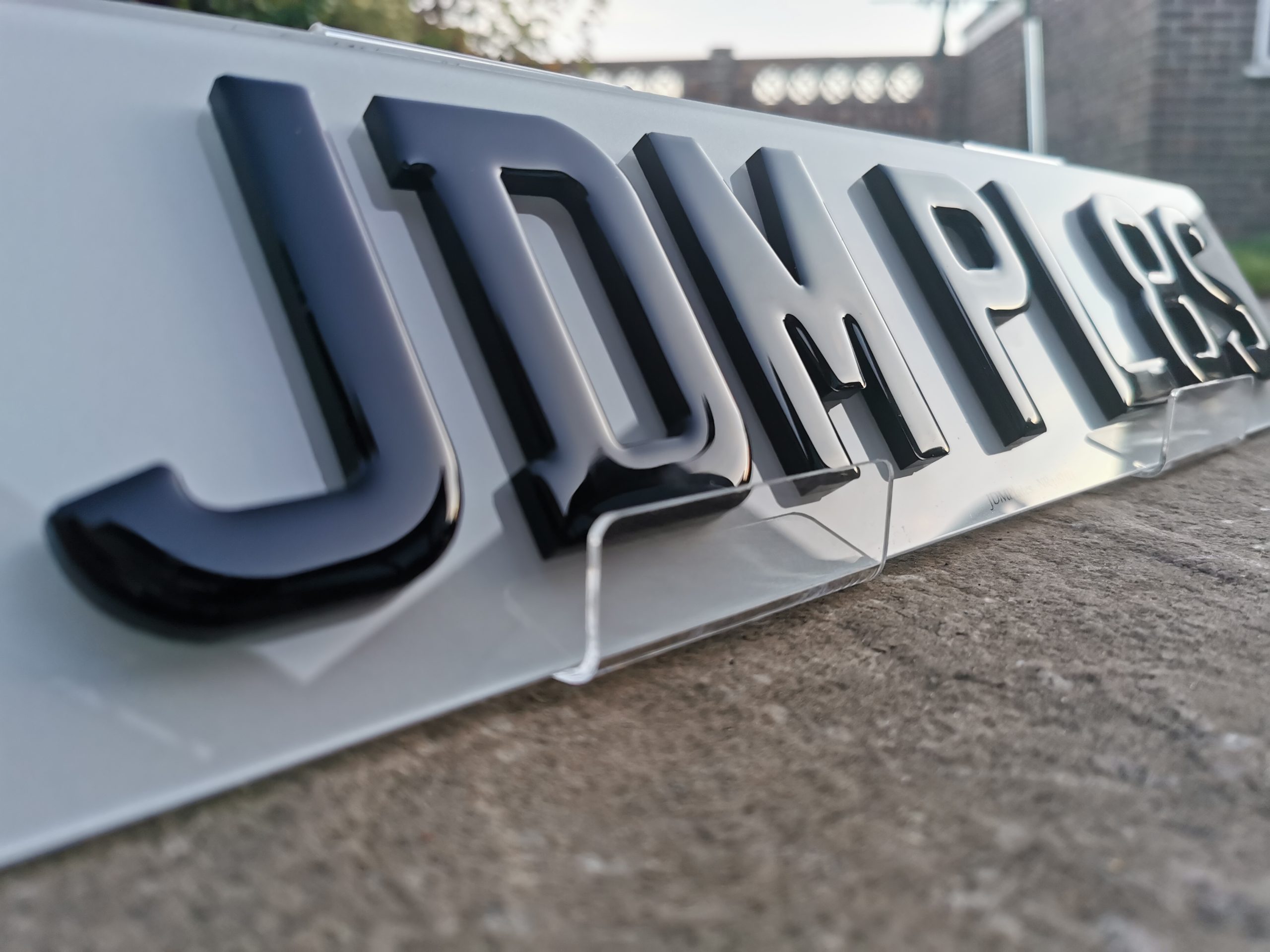 4D 5mm thick letters which a gel top layer 4D 5mm thick letters which a gel top layer