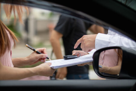 Transferring a retained number plate to a new vehicle