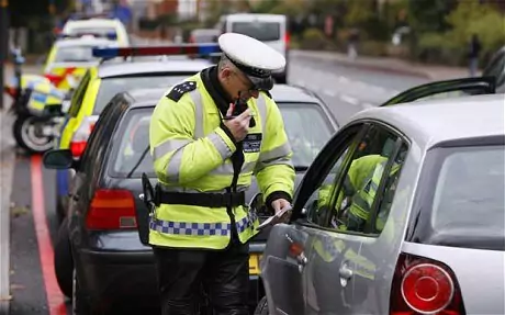 traffic police officer give a non-endorsable fine to a motorist